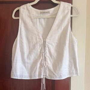 Abercrombie & Fitch White Tie-Front Crop Top